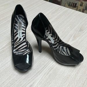 Sarah Jayne pumps